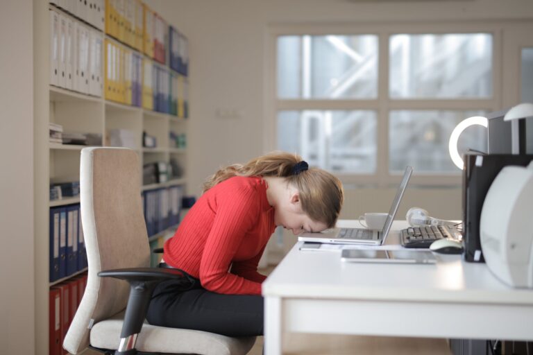 sleeping mistakes - sleeping on work desk